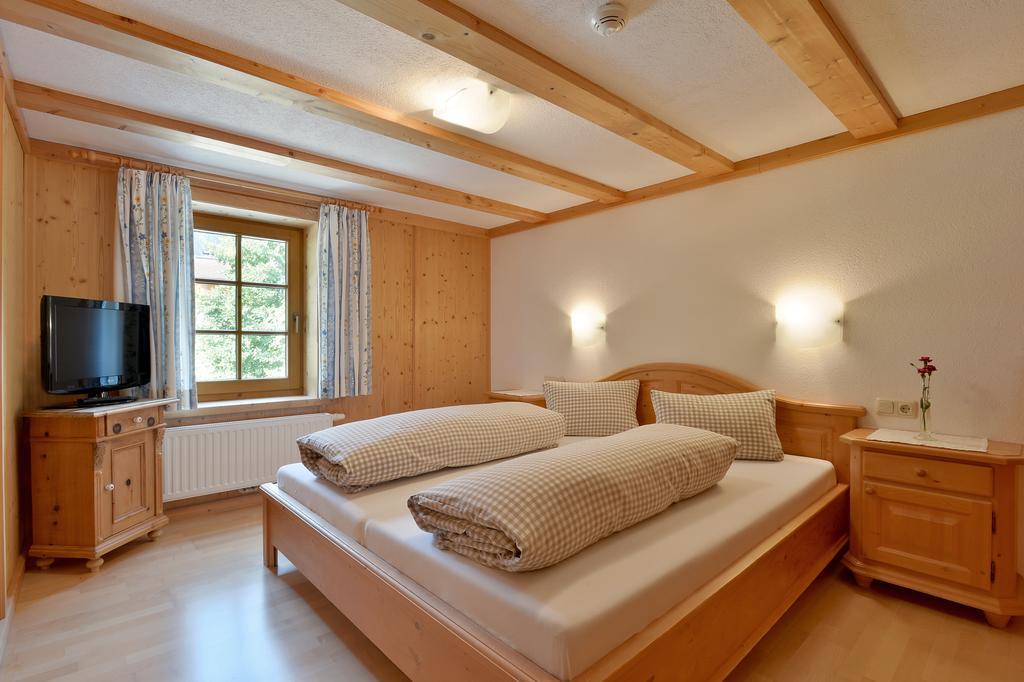 Ferienwohnungen-Gaestehaus Altginzling Chambre photo